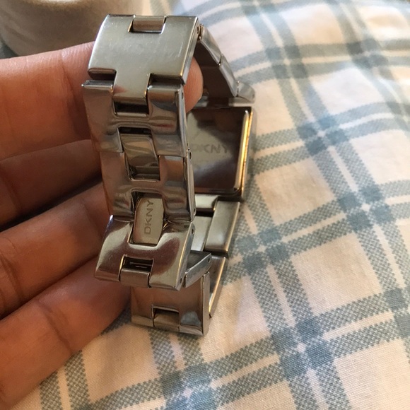 101% Genuine DKNY Women’s Watch - Picture 5 of 5